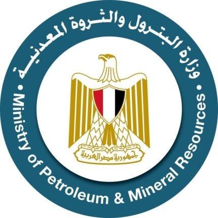 مصرع شخصين وإنقاذ 24 آخرين في غرق حفار بترول بالبحر الأحمر