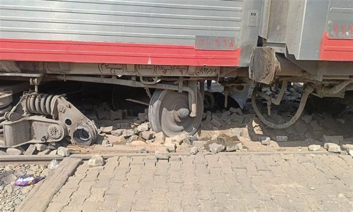 عودة حركة القطارات عقب إعادة عربات قطار قويسنا لمسارها