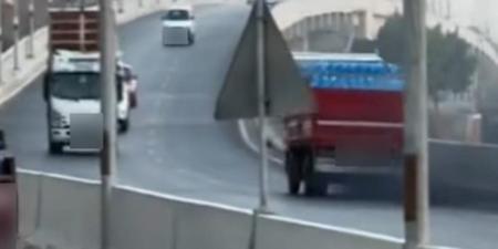 ضبط قائد سيارة نقل للسير عكس الاتجاه أعلى كوبري بالقليوبية - بوابة فكرة وي