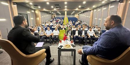 معاون وزير الإدارة المحلية يبحث مع الجالية السورية في تركيا الاستفادة من خبرات المغتربين- فيديو - بوابة فكرة وي