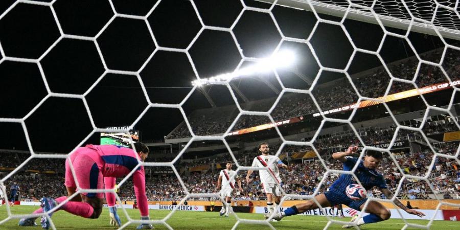 الهلال وفلوميننسي يقصيان مانشستر سيتي وإنتر ميلان ويبلغان ربع النهائي - بوابة فكرة وي