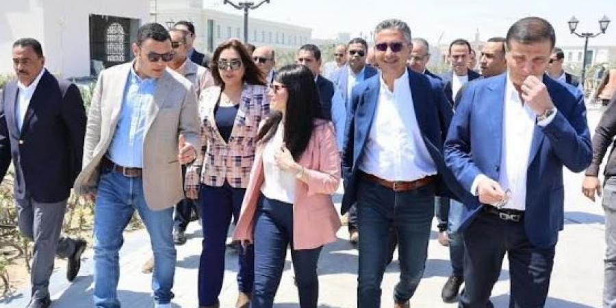 وزيرالزراعةومحافظ مطروح في جولة تفقدية بالمدينة التراثية - بوابة فكرة وي