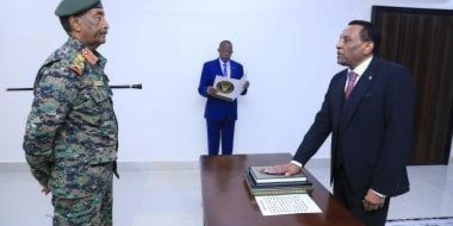 رئيس الوزراء السودانى يصدر قرارا بتعيين 3 وزراء ضمن تشكيلة حكومته الجديدة - بوابة فكرة وي