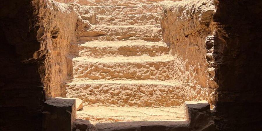 مصر.. اكتشاف مقابر أثرية تحمل زخارف مدهشة في أسوان تعود للعصرين اليوناني والروماني - بوابة فكرة وي