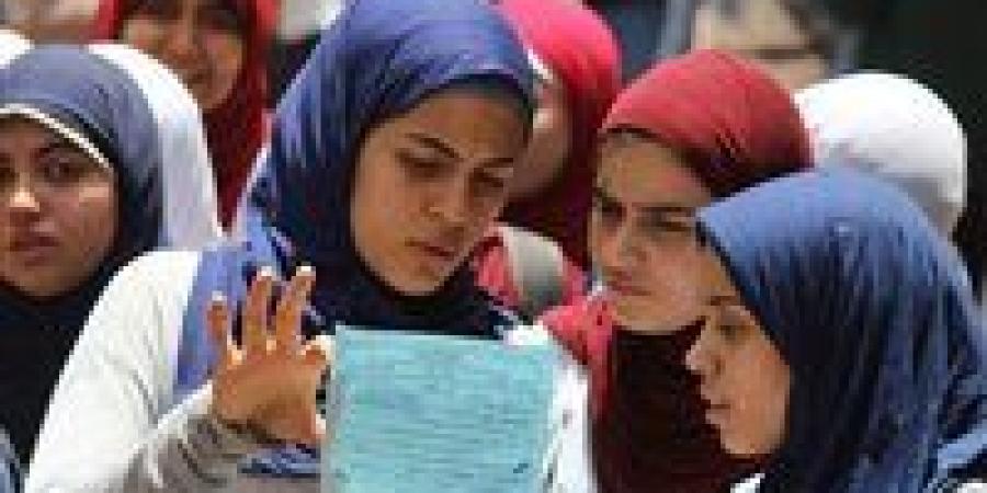 طلاب الثانوية العامة النظام القديم يؤدون امتحانات الجيولوجيا والجبر وعلم النفس الساعة التاسعة صباحا - بوابة فكرة وي