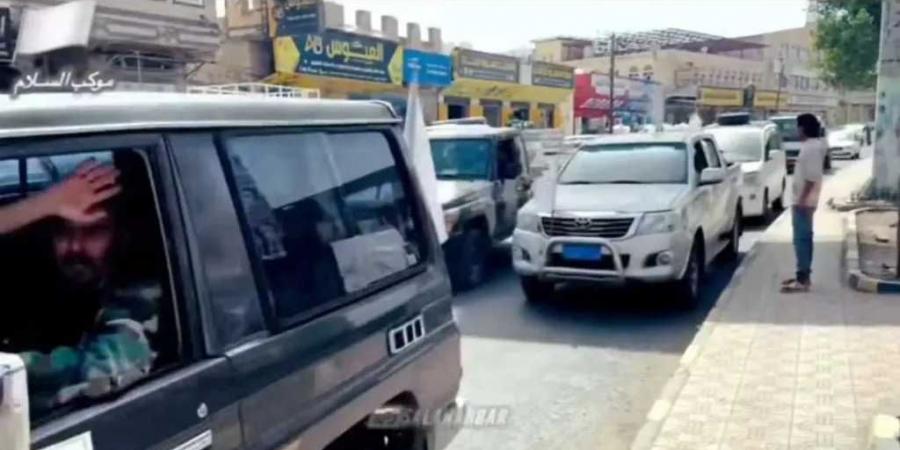استعدادات لانطلاق موكب شعبي من البيضاء صوب عقبة ثرة لفتح الطريق الرابط بين البيضاء وأبين - بوابة فكرة وي