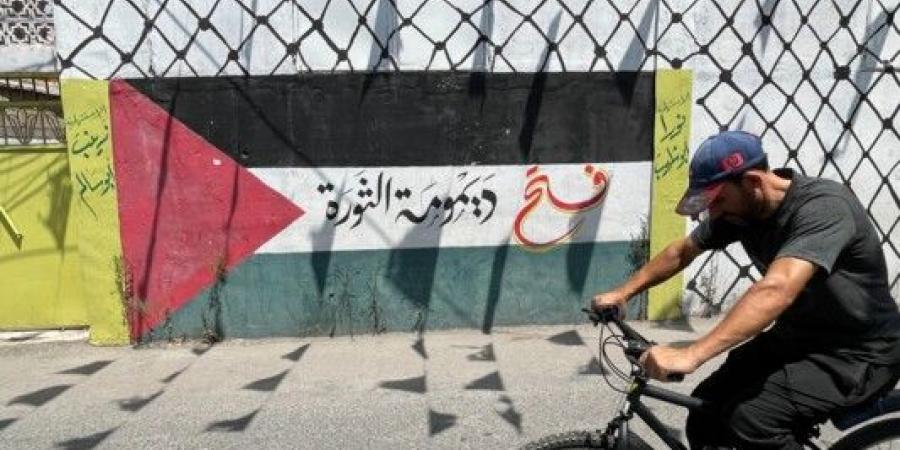 "فتح" تعيد ترتيب بيتها الداخلي في لبنان... وسلاح المخيمات يراوح مكانه - بوابة فكرة وي