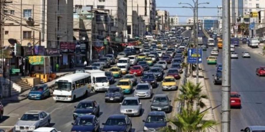 تعطل مركبات في صويلح يتسبب بأزمات مرورية - بوابة فكرة وي